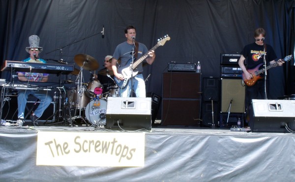 Screwtops for web
